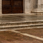 Pienza_08-cathedral-entrance