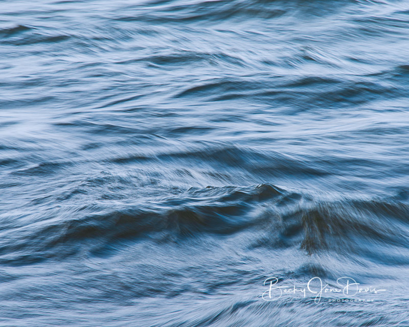 UNDA-Air-Meets-Water-Producing-Waves
